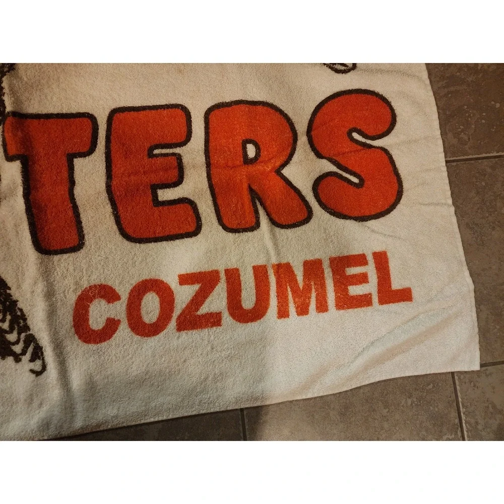 Vintage Hooters Cozumel Beach Towel White Orange Owl Logo Souvenir Collectible